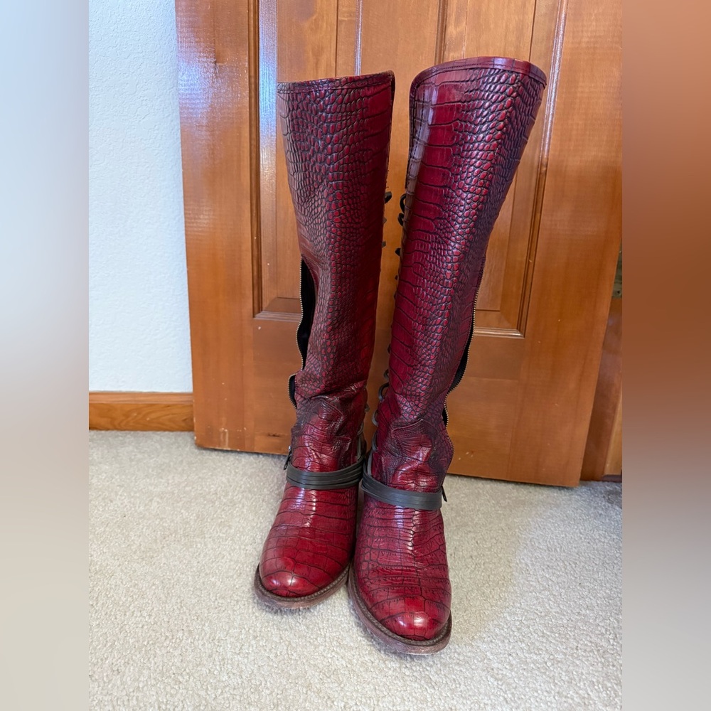 Knee-high Free bird boots